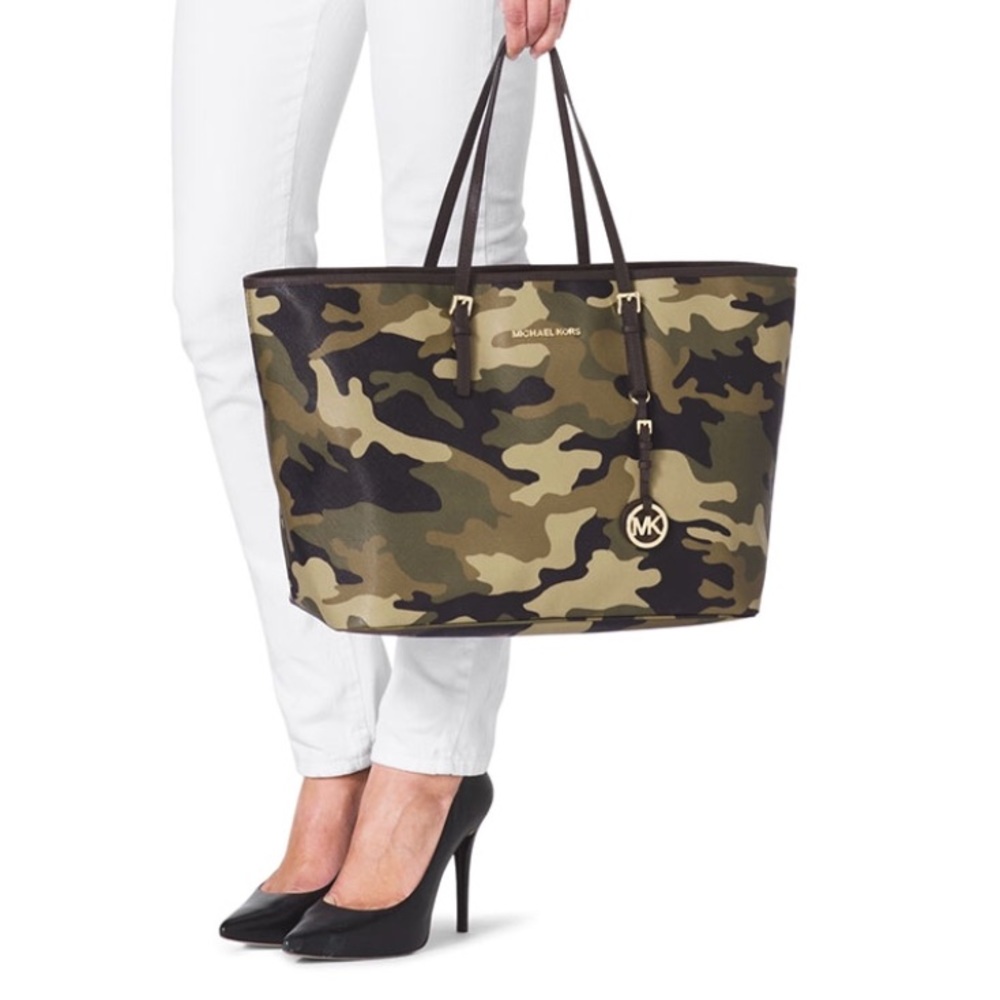 Michael Kors Medium Jet Set Tote in camo